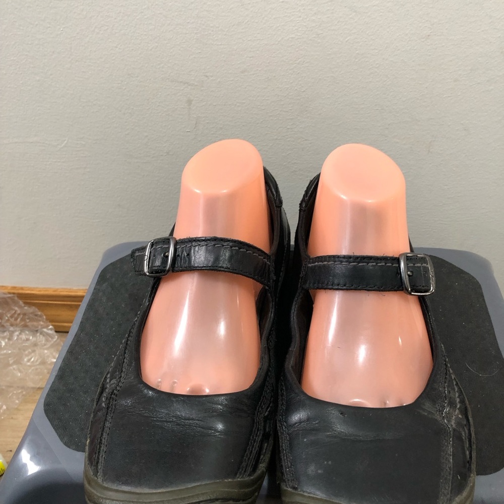 Keen Women’s Black Leather Mary Jane Ballet Style Shoes Sz 10 - Picture 2 of 16